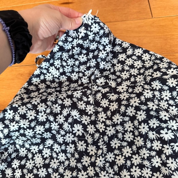 Floral Womans Romper - Navy Blue and White - Picture 5 of 7